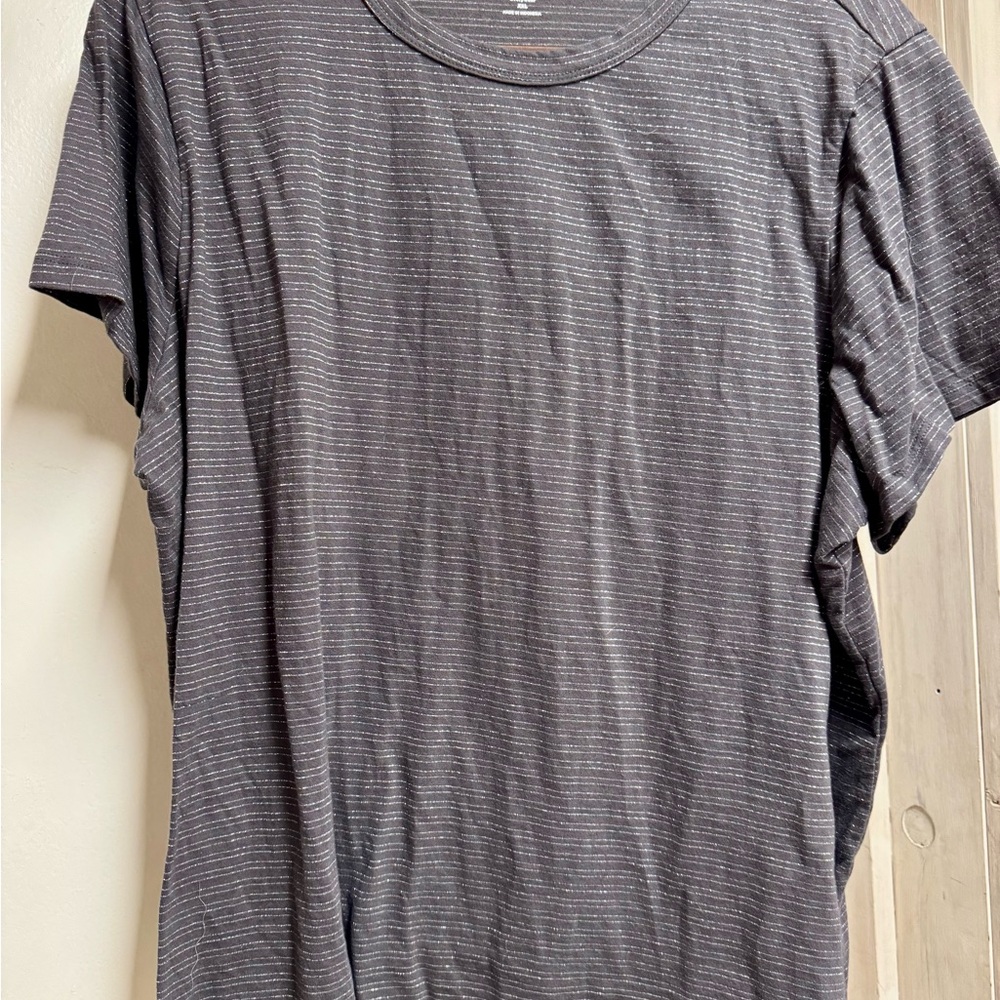 Old Navy Gray EveryWear Short Tee with Silver Stripes
